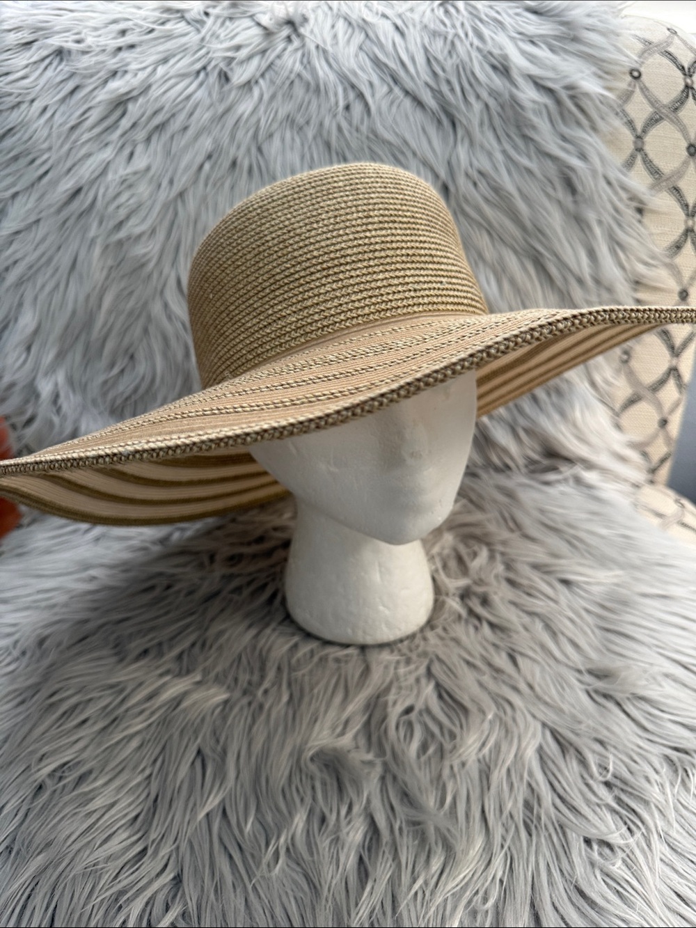 Nine West Cream Wide Floppy Brim Straw Sun Hat - Picture 9 of 15